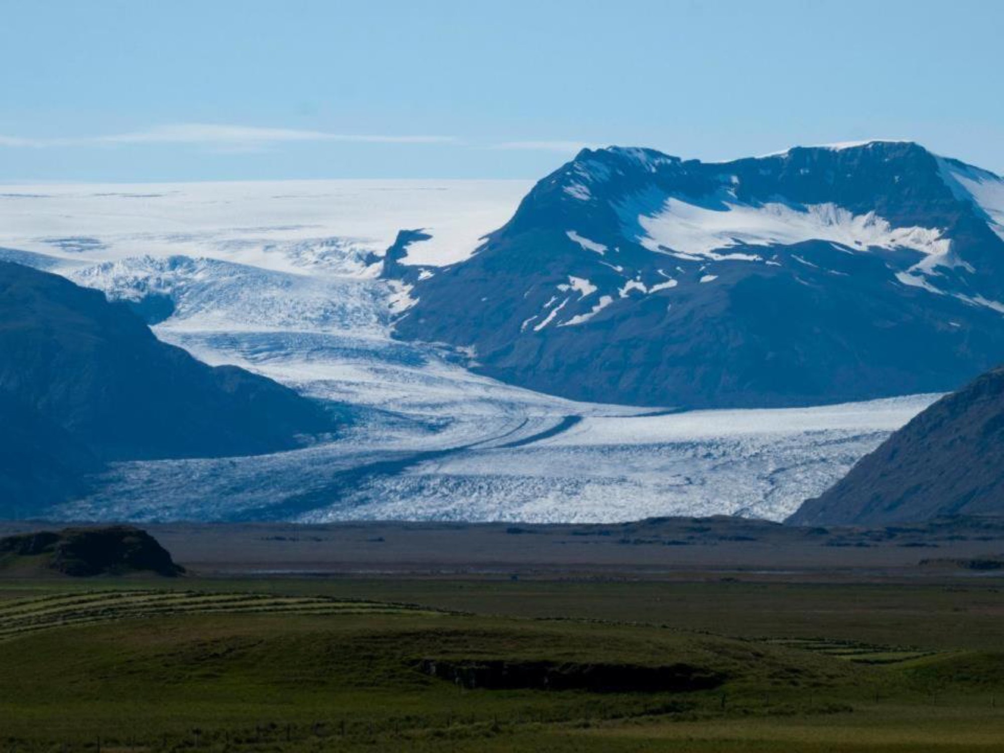 The landscape around Nýpugarðar