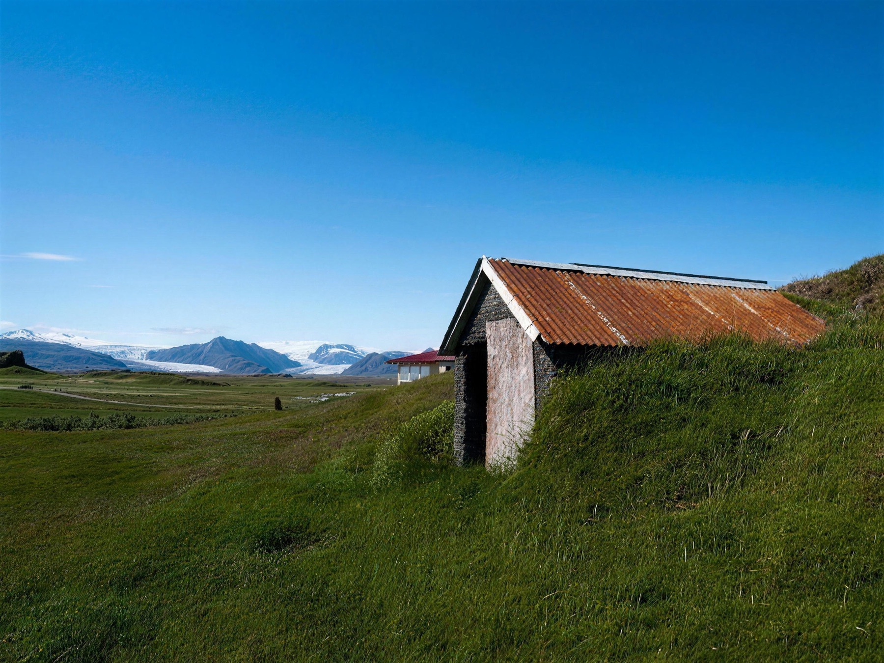 The landscape around Nýpugarðar