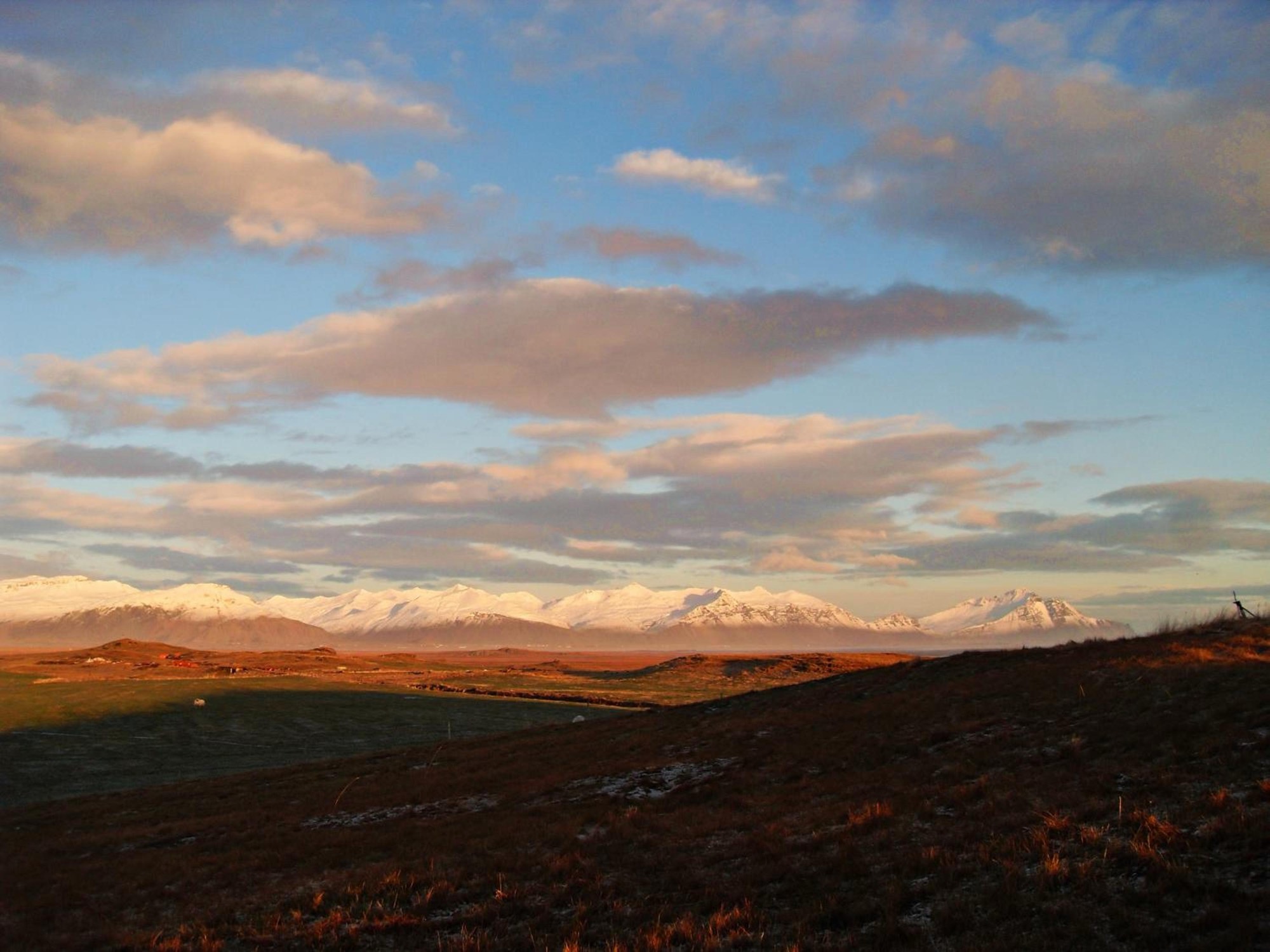 The landscape around Nýpugarðar